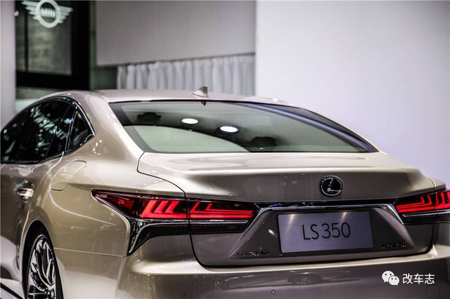 Lexus trình làng mẫu xe cỡ lớn hạng sang giá “rẻ” LS 350 ảnh 5