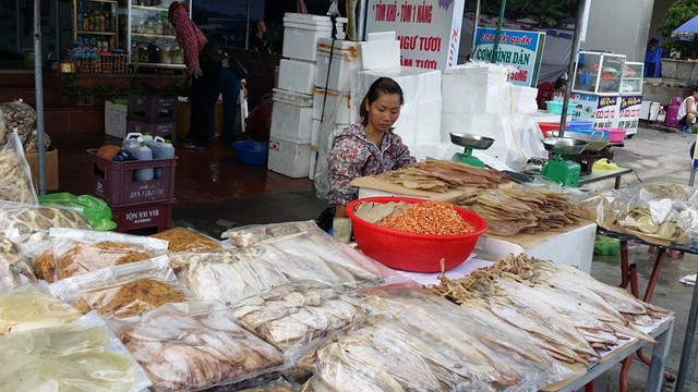 Chợ hải sản - Nét độc đáo của huyện đảo Cô Tô ảnh 7