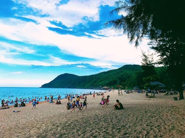 Bãi Đông - điểm đến mới nổi hút khách ở Thanh Hóa ảnh 1