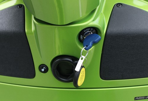 Vespa GTS300 giá 120 triệu - đòn đánh mạnh vào Honda SH ảnh 5