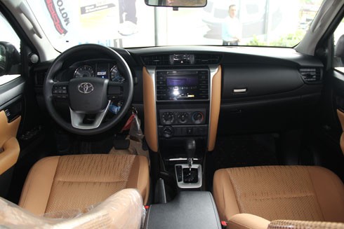 Toyota Fortuner 2017 bản Trung Đông đầu tiên về Việt Nam ảnh 3