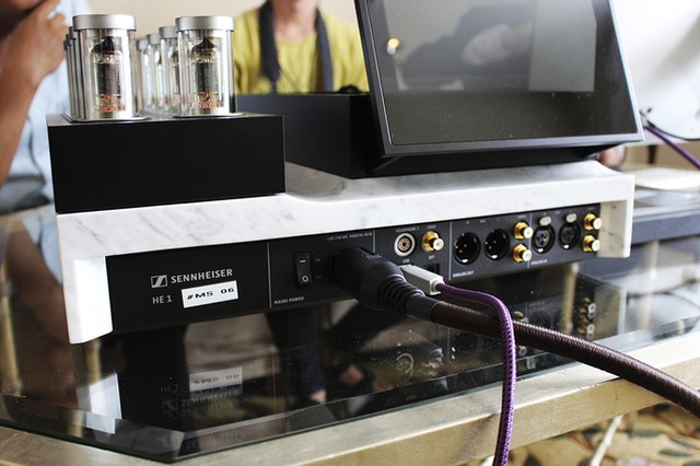 Tai nghe giá 1,7 tỷ đồng tại Việt Nam ảnh 4