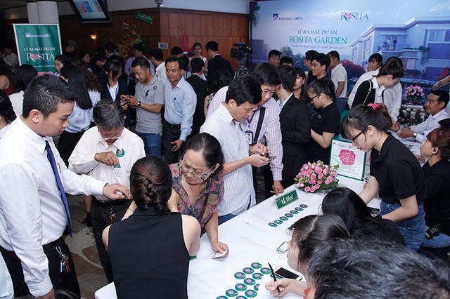 Nhà phố 2 sân vườn Rosita Garden của Khang Điền hút khách ảnh 1