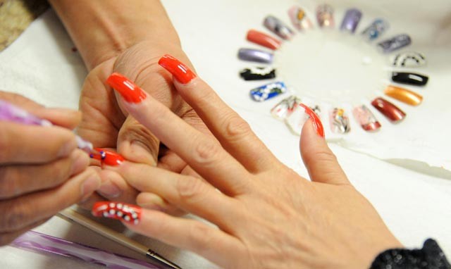 Nghề của những 'họa sỹ móng' ảnh 4