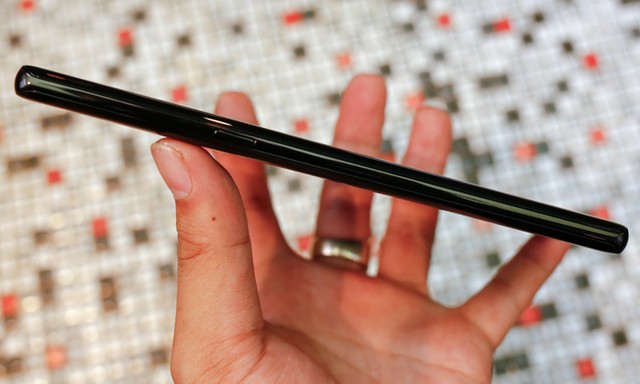 Mở hộp Galaxy Note 8 đầu tiên tại Việt Nam ảnh 4