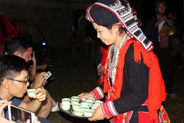 Huyền bí lễ hội nhảy lửa của người Dao đỏ ảnh 2