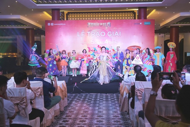 Các khách hàng Sun World bất ngờ trúng thưởng tour du lịch quốc tế tới Pháp, Úc ảnh 1