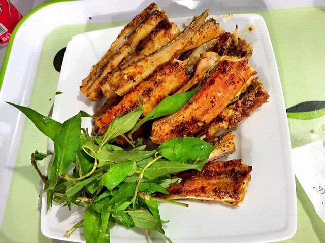 Thử loại cá “nhà giàu mới dám ăn” ở Đà Nẵng ảnh 4