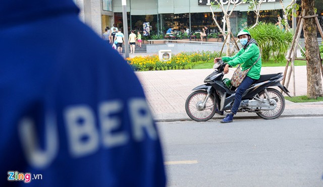 Hà Nội yêu cầu Uber, Grab công khai số lượng xe và doanh thu ảnh 2