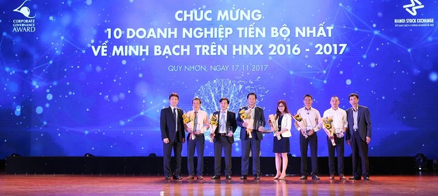 HNX vinh danh 30 doanh nghiệp quản trị tốt nhất và 10 doanh nghiệp tiến bộ nhất về minh bạch 2016-2017 ảnh 2