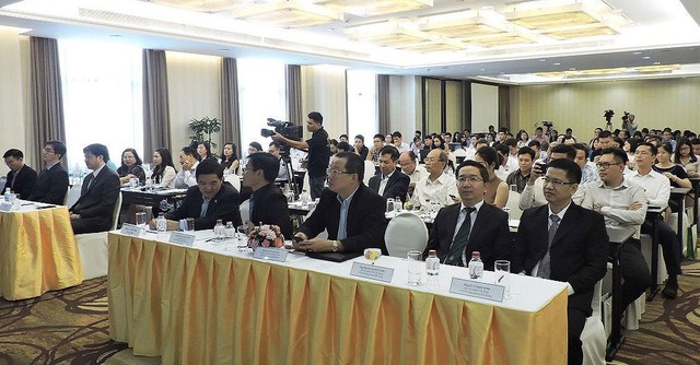 Chuyên gia PHS: Nên nắm giữ cổ phiếu ngành hàng tiêu dùng, chăm sóc sức khoẻ và hàng không ảnh 1