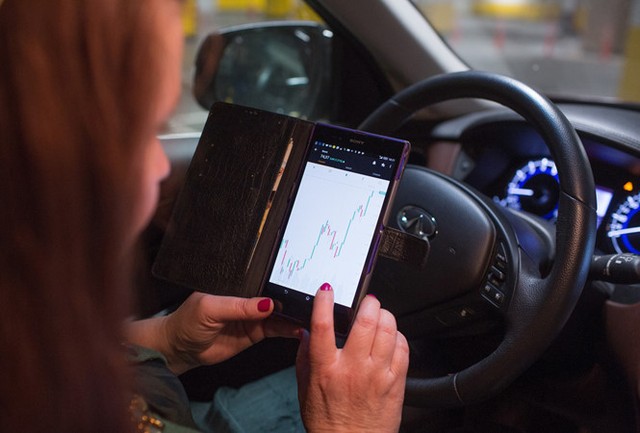 Hàng chục ngàn người Nga 'đánh cược' vào đầu cơ, chứng khoán ảnh 2