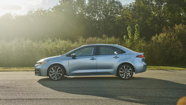 Toyota Corolla thế hệ mới trẻ hóa thiết kế ảnh 1