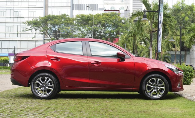 Mazda2 nhập khẩu giá từ 509 triệu ra mắt Việt Nam ảnh 1