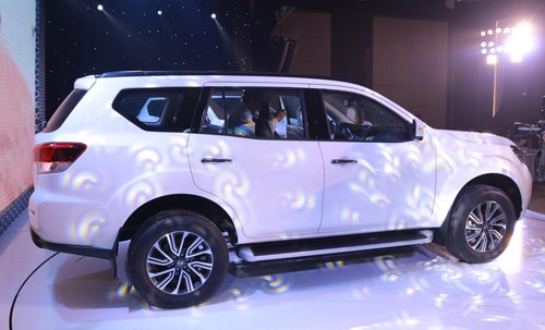 Nissan Terra giá từ 988 triệu - thấp hơn Fortuner 40 triệu ảnh 1
