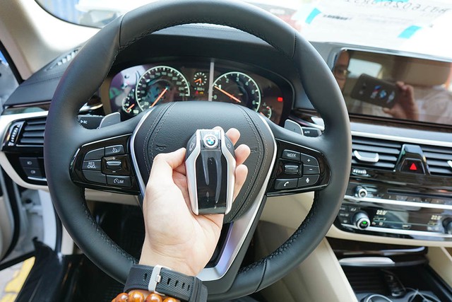 BMW series 5 về Việt Nam, nối lại cuộc đua với E-class ảnh 4