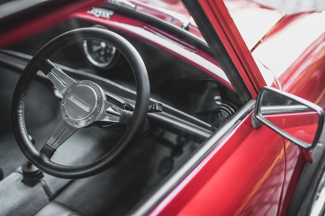 Ôtô điện Mini giá 100.000 USD không có điều hòa ảnh 3