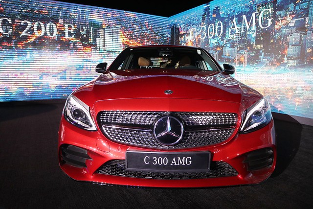 Mercedes C-class mới giá từ 1,5 tỷ - xe sang muốn lấy khách bình dân ảnh 3