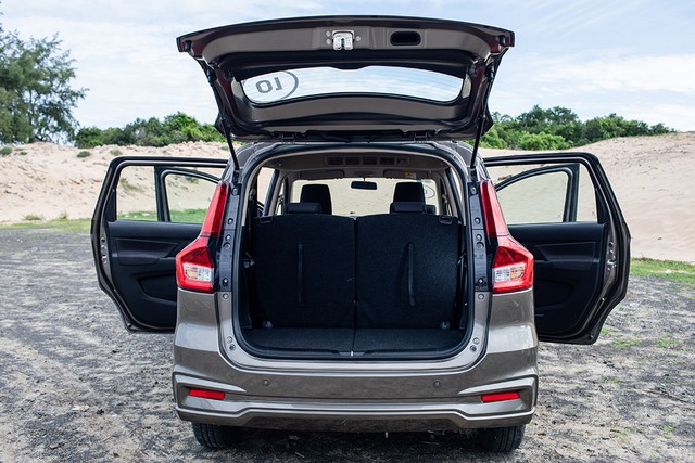 Suzuki Ertiga giá cao nhất 549 triệu - 'phả hơi nóng' lên Mitsubishi Xpander ảnh 4