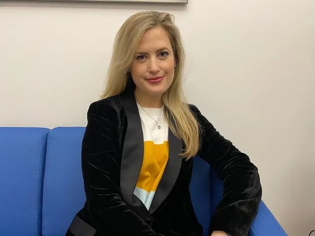 Một ngày làm việc của trợ lý nhà siêu giàu ảnh 1