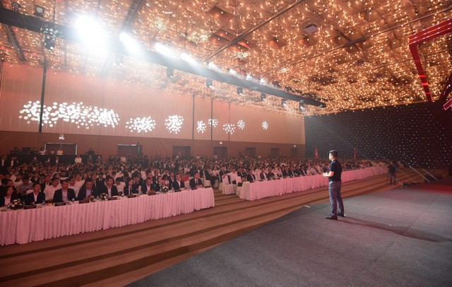 "Người dẫn đường” Nguyễn Quốc Bảo - Đại diện tập đoàn Danh Khôi chia sẻ những khó khăn trên hành trình vươn tới thành công. "Người dẫn đường” Nguyễn Quốc Bảo - Đại diện tập đoàn Danh Khôi chia sẻ những khó khăn trên hành trình vươn tới thành công.