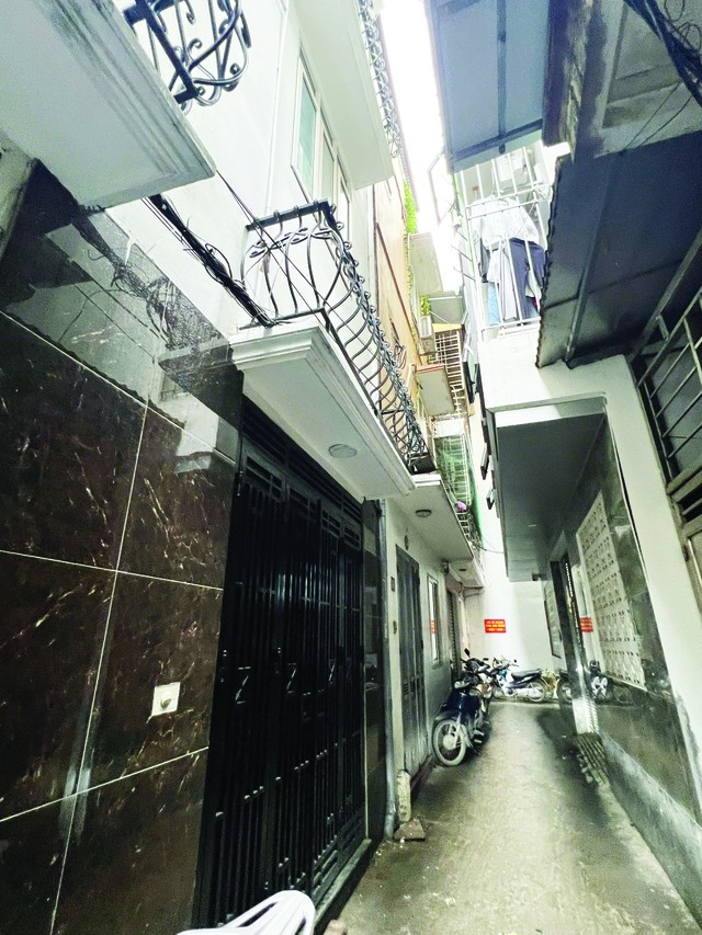 Nhà trong ngõ sâu là khó bán nhất. Ảnh: Hùng Cường.