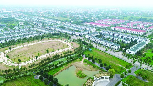 Thị trường bất động sản Huế khởi sắc hơn sau khi trở thành thành phố trực thuộc Trung ương. Ảnh: Ngọc Tân. Thị trường bất động sản Huế khởi sắc hơn sau khi trở thành thành phố trực thuộc Trung ương. Ảnh: Ngọc Tân.