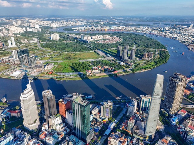 Thủ Thiêm được quy hoạch trở thành trung tâm tài chính quốc tế và đầu mối phát triển kinh tế mới của TP.HCM. Ảnh: Ngọc Hiển.