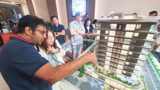 Nhiều dự án được giới thiệu ra thị trường trong tháng 11. Ảnh: Lê Toàn.