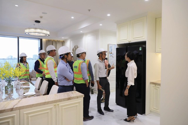 Nhà đầu tư tham quan dự án. Ảnh: Việt Dũng. Nhà đầu tư tham quan dự án. Ảnh: Việt Dũng.