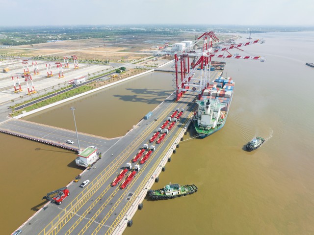 Hạ tầng hoàn thiện đang là động lực tăng trưởng mới cho các khu công nghiệp phía Nam. Ảnh: Lê Toàn. Hạ tầng hoàn thiện đang là động lực tăng trưởng mới cho các khu công nghiệp phía Nam. Ảnh: Lê Toàn.