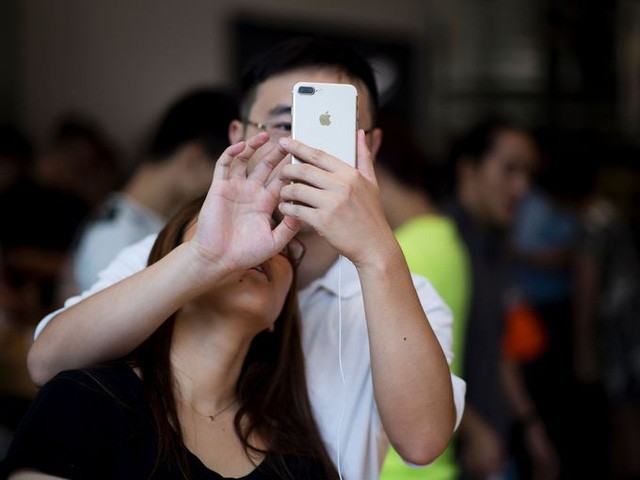 Chùm ảnh khắp nơi trên thế giới ngày iPhone 7 chính thức lên kệ ảnh 8