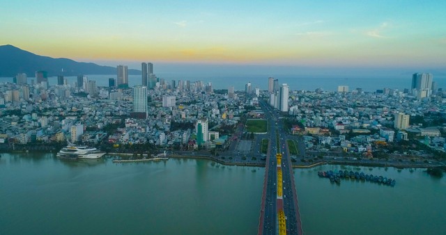 Một số khu vực ven biển Đà Nẵng được quy hoạch hướng đến thành các khu cao tầng. Ảnh: Sơn Đoàn.