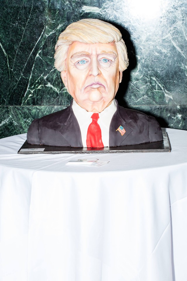 Cận cảnh 2 sắc thái tại bữa tiệc hậu bầu cử tổng thống Mỹ ảnh 3