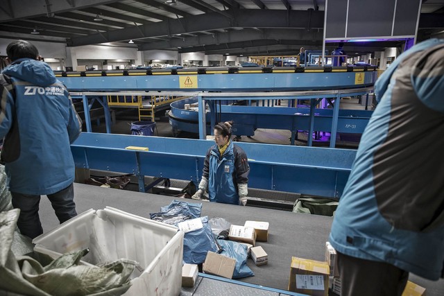 Quên DHL, FedEx đi, đã đến thời của những “người vận chuyển” Trung Quốc ảnh 3