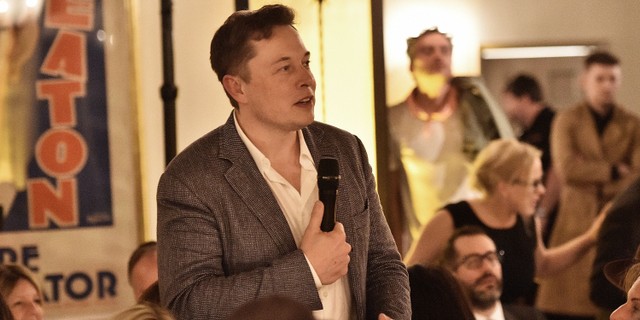 Với “cú phóng làm nên lịch sử”, Elon Musk nhận bộn tiền đầu tư ảnh 3