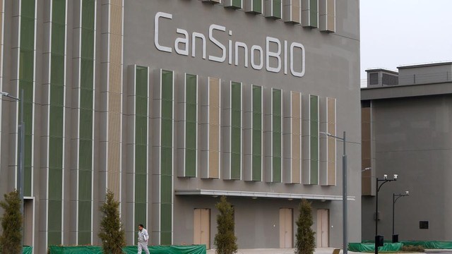 Trung Quốc dẫn đầu cuộc đua vắc xin Covid-19: Mừng, lo lẫn lộn ảnh 1