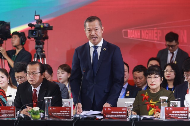 Ông Mai Hữu Tín, Chủ tịch Hội Doanh nhân Trẻ Việt Nam khoá IV, Chủ tịch HĐQT CTCP Đầu tư U&amp;I phát biểu dẫn đề phiên 1 (Ảnh: Chí Cường)