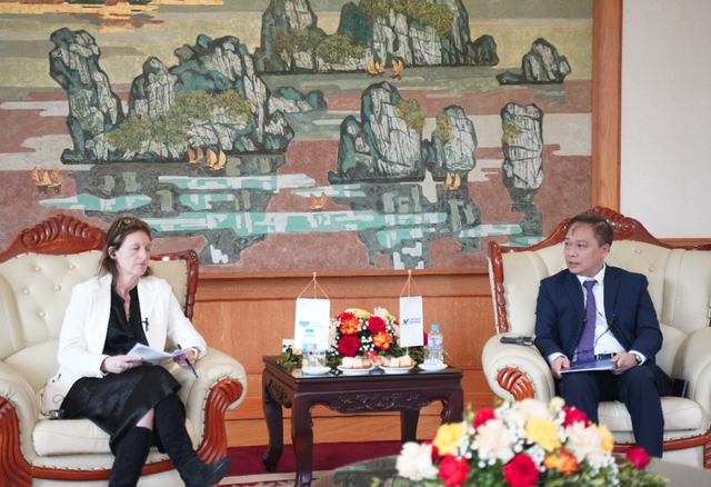 Đại diện FTSE và VNX trong buổi làm việc