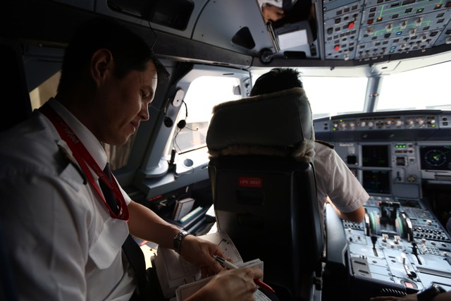 Tàu bay mới của Vietjet về tới thành phố Hồ Chí Minh ảnh 7 Tàu bay mới của Vietjet về tới thành phố Hồ Chí Minh ảnh 7