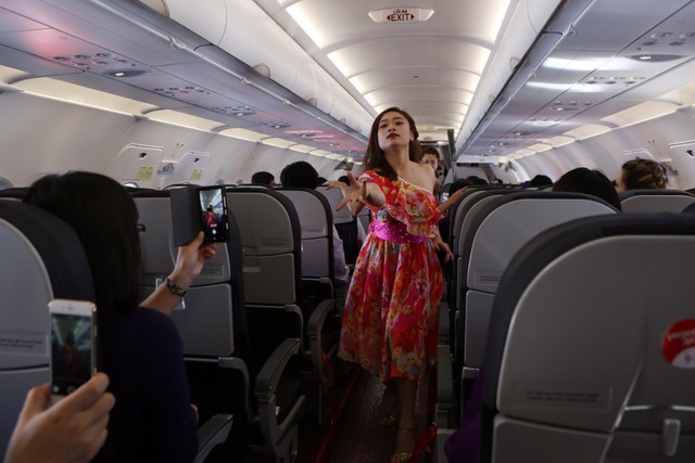 Tàu bay mới của Vietjet về tới thành phố Hồ Chí Minh ảnh 4 Tàu bay mới của Vietjet về tới thành phố Hồ Chí Minh ảnh 4