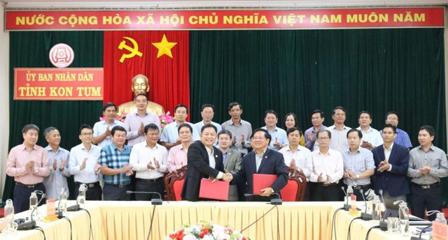 UBND tỉnh Kon Tum và Hiệp hội Mắc ca Việt Nam ký kết biên bản ghi nhớ hợp tác phát triển Mắc ca trên địa bàn.