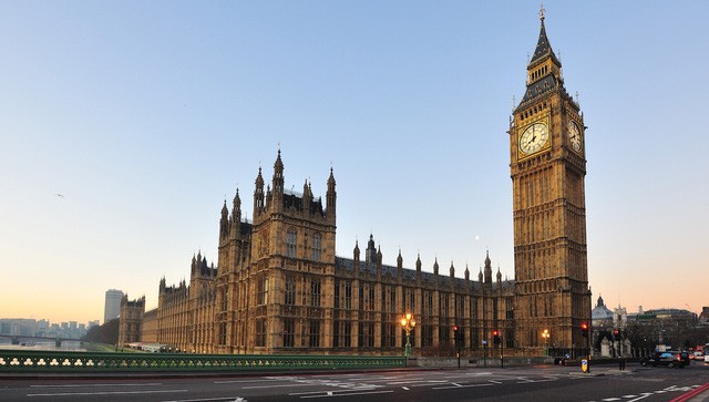  Nhiều người biết tới Big Ben là tên gọi khác của tháp đồng hồ London, nhưng thực sự, tên này chính là tên của chuông nặng nhất trong 5 chiếc chuông đặt trong tháp. Vào ngày diễu binh mừng 60 năm trị vì của Nữ hoàng Elizabeth II, Quốc hội Anh đã tuyên bố tháp Big Ben sẽ được đổi tên thành tháp Elizabeth kể từ ngày 4 tháng 6 năm 2012. 