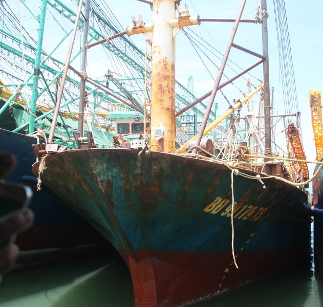 Vụ tàu vỏ thép hư hỏng: Dùng tiền để “bịt miệng” ngư dân ? ảnh 3