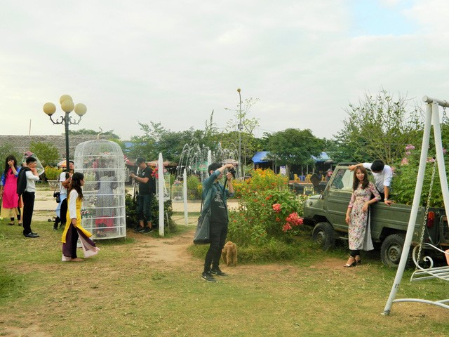 “Săn” những điểm chụp ảnh cực phong cách tại Hà Nội ảnh 4