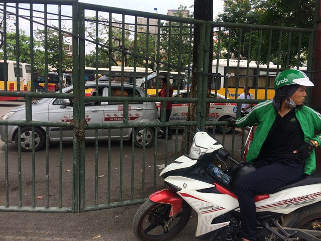 Kiếm khá nhờ “mượn” thương hiệu, xe ôm truyền thống “cố thủ” với nghề ảnh 3