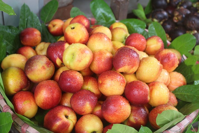 “Đội lốt” hàng Việt, đào, mận Trung Quốc tràn ngập phố ảnh 3