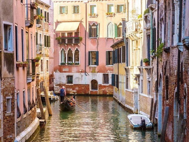 8 thành phố xinh đẹp nơi vắng mặt những chiếc xe ô-tô ảnh 3