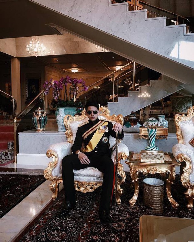 Cuộc sống giàu sang “vạn người mơ” của Hoàng tử điển trai 9X ảnh 1