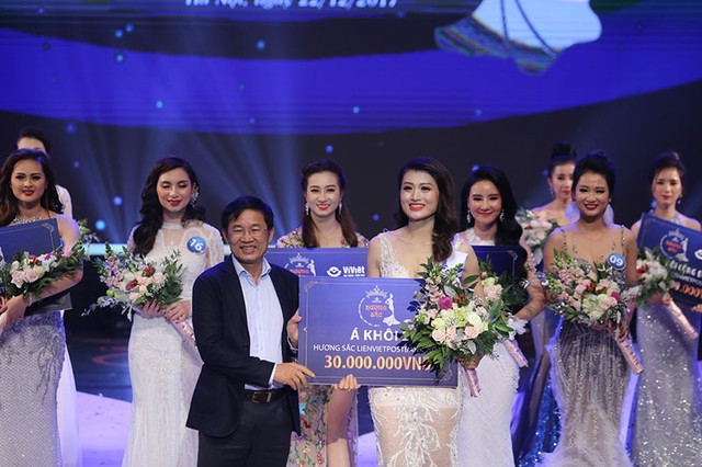 Lộ diện Hoa khôi Hương sắc LienVietPostBank 2017 ảnh 17